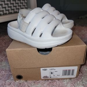 Toddler UGG Sport Yeah slides size 6c